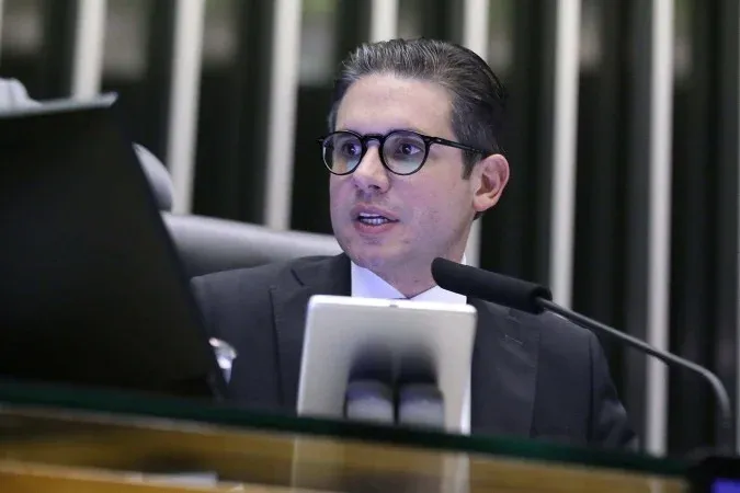 Segundo Motta, Eduardo será tratado "com base no regimento" - (crédito: Kayo Magalhaes/ Câmara dos Deputados)