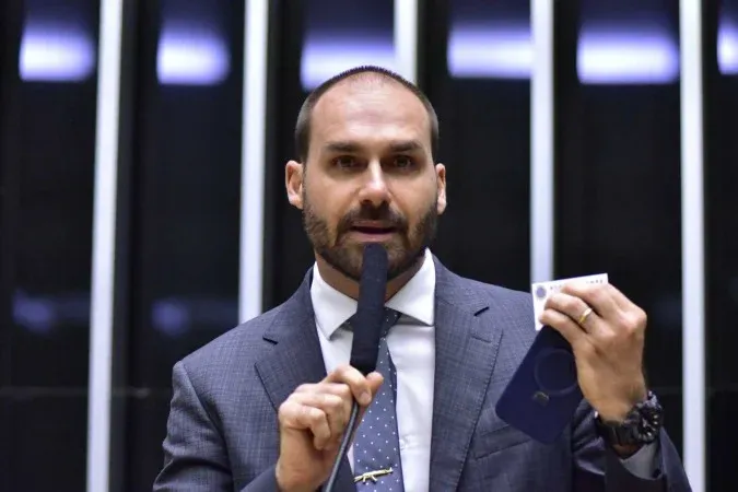 Eduardo Bolsonaro se disse perseguido e pedirá "asilo" ao governo dos Estados Unidos - (crédito: Zeca Ribeiro/Câmara dos Deputados)
