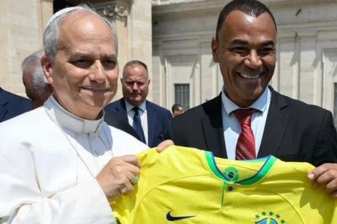 Cafu ePapa Leão XIV - (crédito: Reprodução / Vatican News)