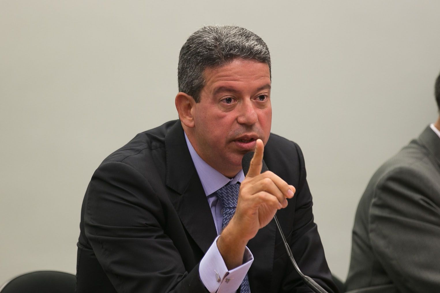 Artur Lira sonhava com JHC, mas ficou sem nome para governador.jpg