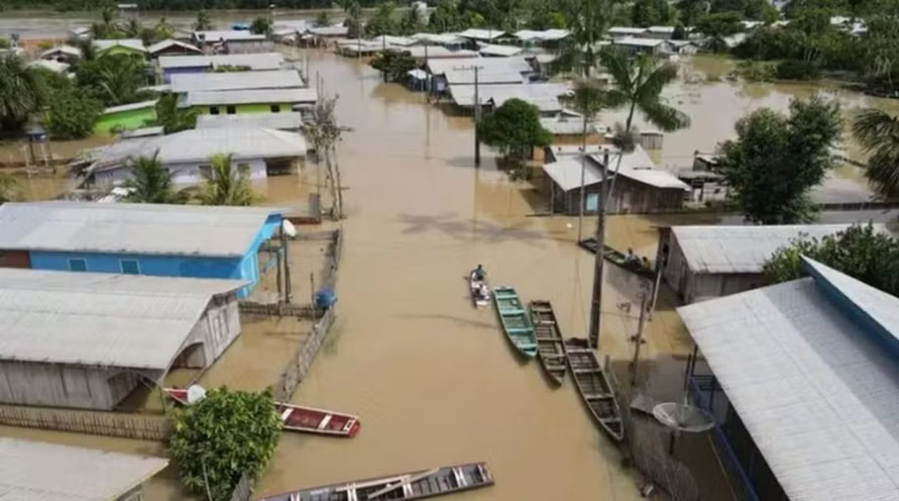 Cidades do Amazonas estão em estado de emergência devido às cheias dos rios — Foto: Defesa Civil/Amazonas