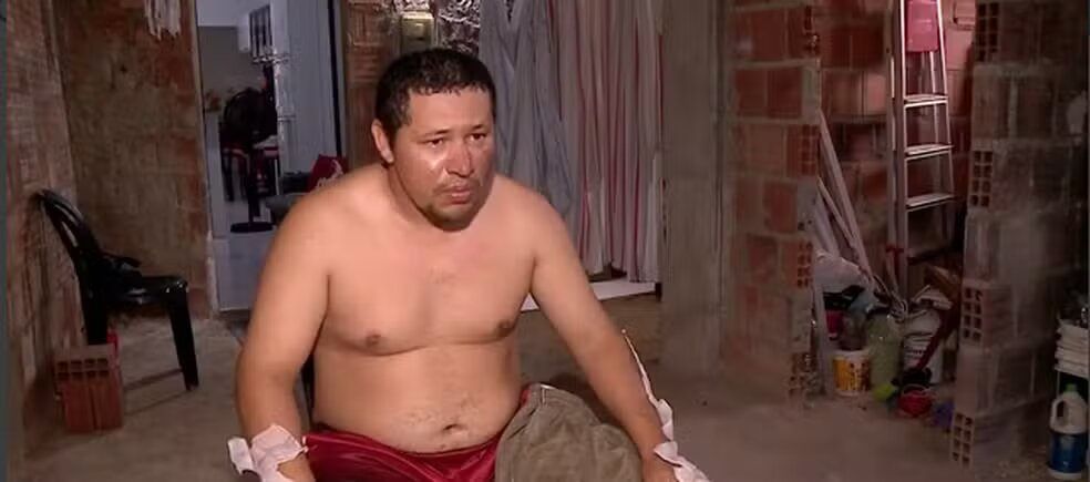 Motorista ficou ferido enquanto — Foto: Reprodução/ TV Gazeta