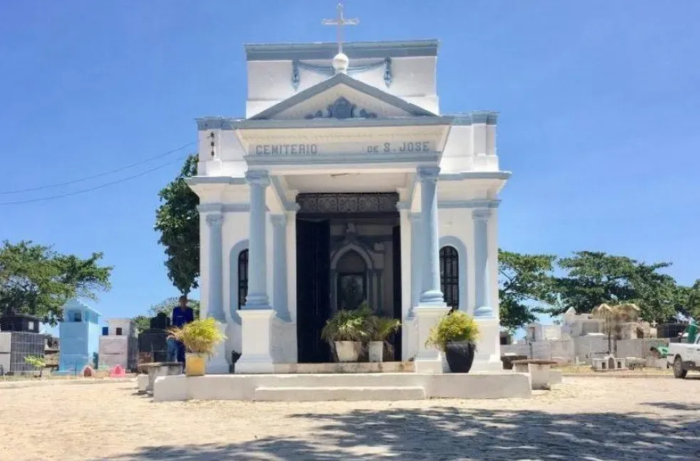 Cemitério de São José, em Maceió, vai funcionar das 8h às 17h no Dia de Finados — Foto: Secom Maceió