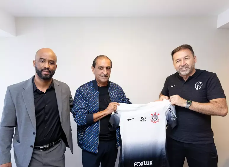 Ramón Diaz foi anunciado como novo técnico do Corinthians Foto: Rodrigo Coca/Agência Corinthians